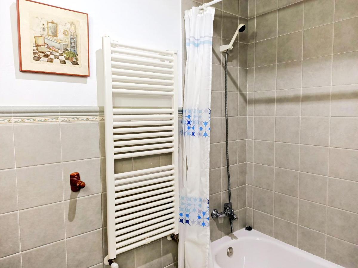 Apartamentos La Buganvilla Новалес Екстериор снимка