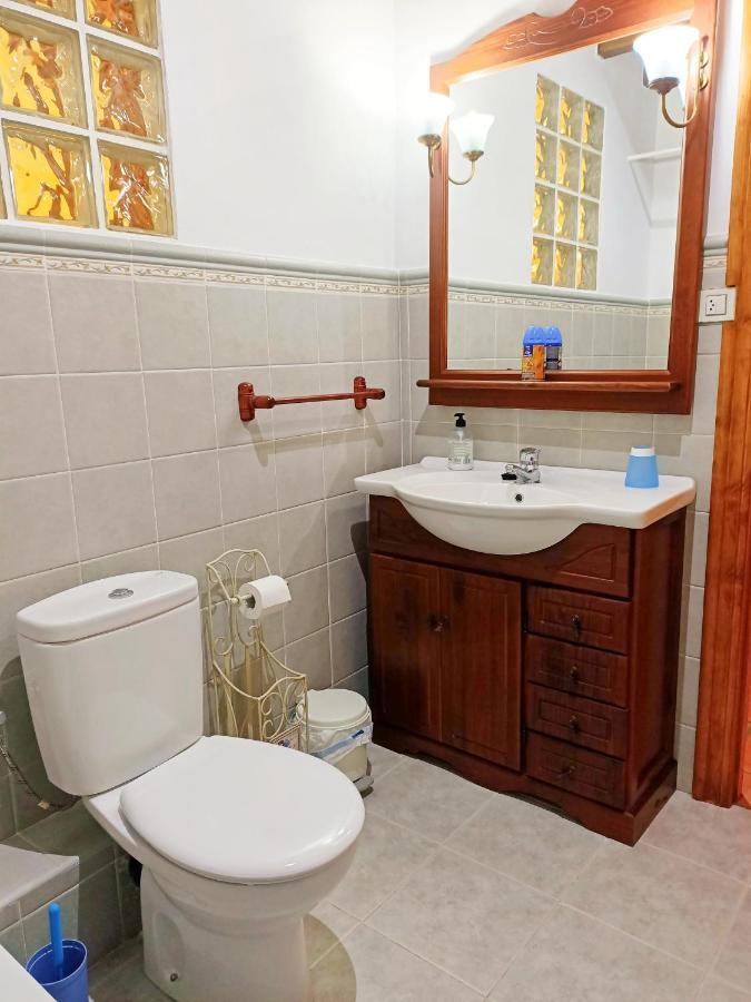 Apartamentos La Buganvilla Новалес Екстериор снимка