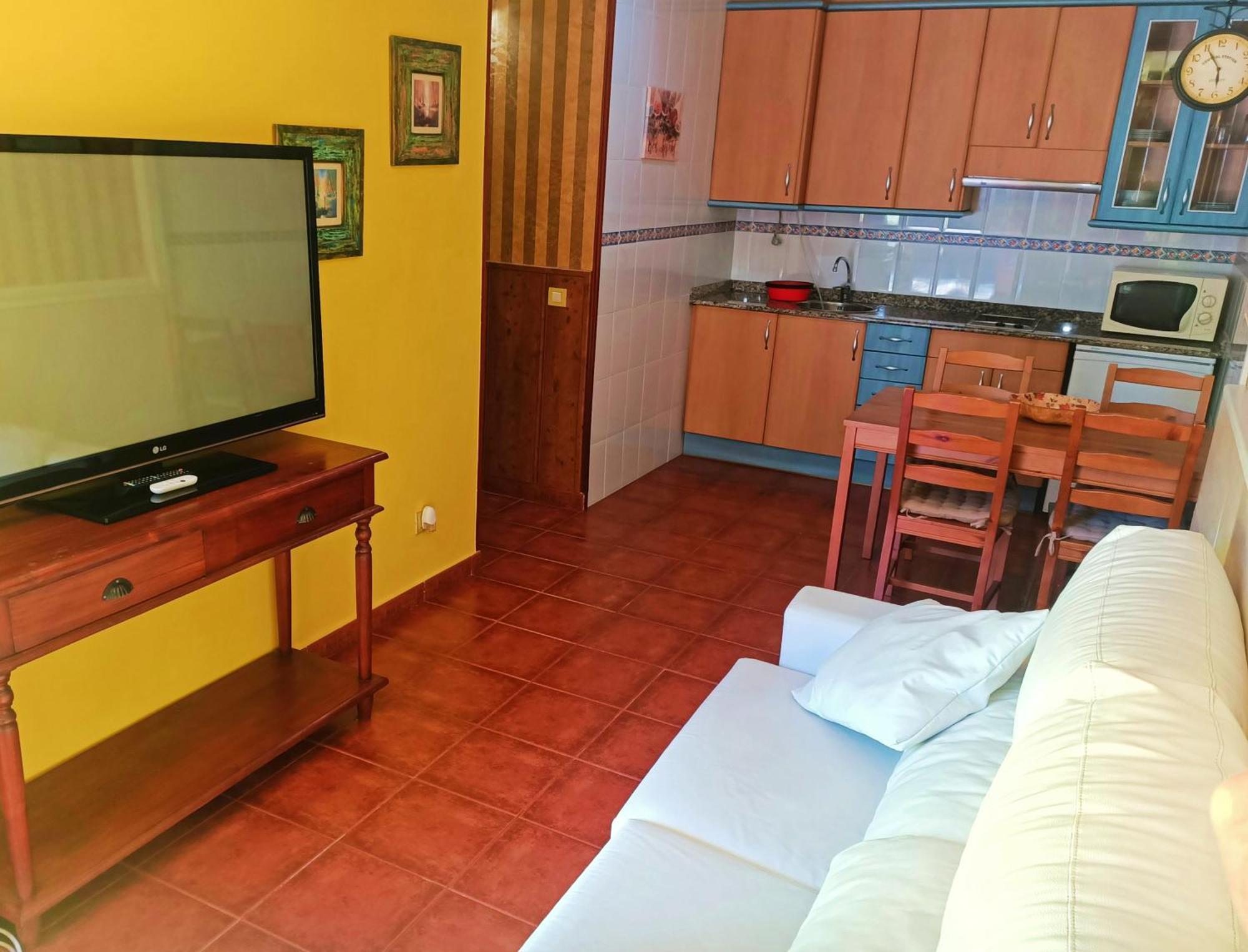 Apartamentos La Buganvilla Новалес Екстериор снимка