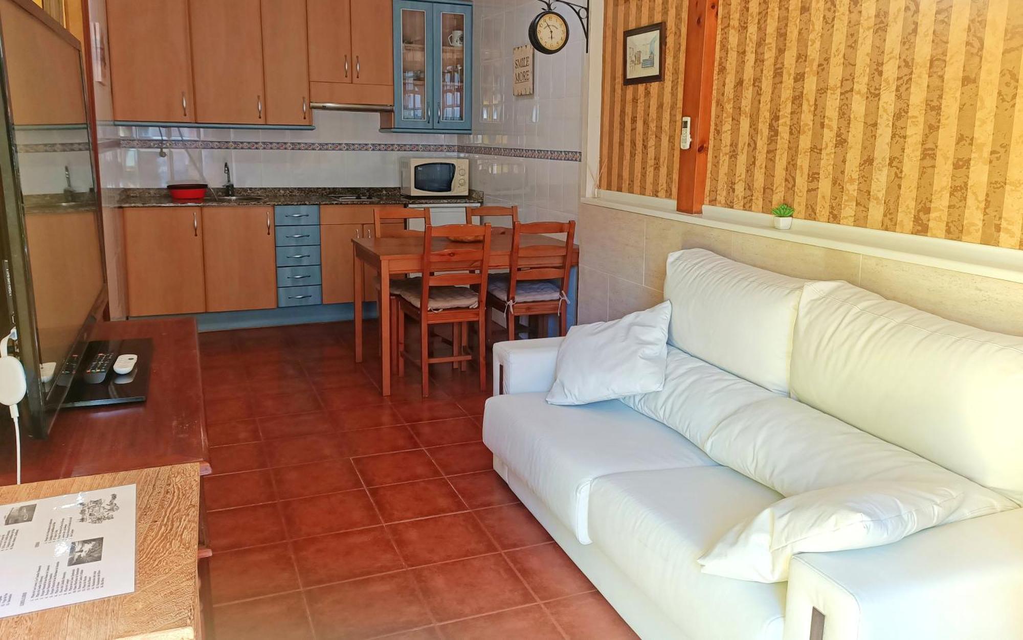 Apartamentos La Buganvilla Новалес Екстериор снимка